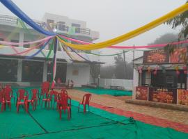 Zoyo Cafe Guest Stay and Celebration lawn, Hotel in Bairāt