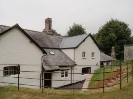 Holwell Farmhouse