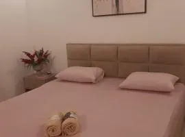 Elegant Stay - Airport Transit Home