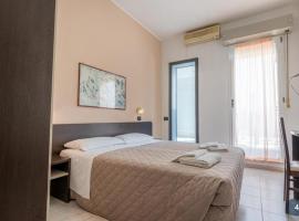 Hotel Villa Dina，里米尼的飯店