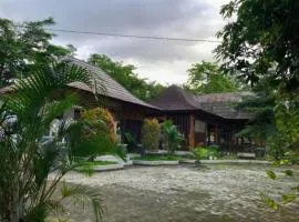 Pohon Purba Resort & Restaurant