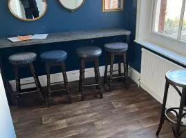 Corner House Apartment