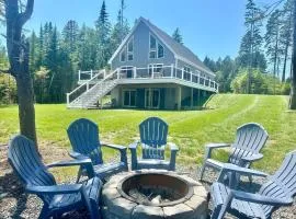 New 2023 Waterfront Home near Acadia with Hot Tub