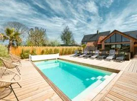 Grange rénovée avec piscine chauffée Baie du Mont St Michel
