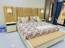 2 by 1 Bedroom Apartment OMNIA HEIGHTS