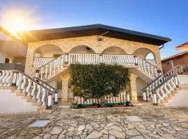 SALIS Apartments - 50m from the beach