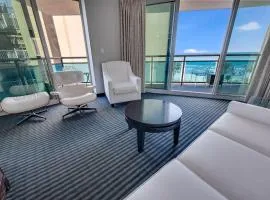Seaside condo w hot tub & private balcony