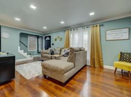 South Euclid Home 10 Minutes to Cleveland Clinic, Hotel in South Euclid