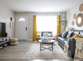 Entire Secluded House Close To CLE Airport and BWU