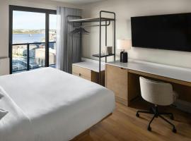 Delta Hotels by Marriott Halifax Downtown, kh&aacute;ch sạn l&atilde;ng mạn ở Halifax