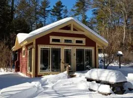 Red Cabin & Sauna on Lake Monomonac