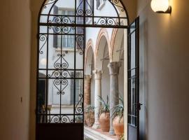 Casa Petrucci 2 centro storico, accesso ztl e park gratuito, hotelli Forlìssa