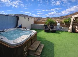 Casa Vikingo Holiday Home with optional Hot Tub, отель в городе Моган