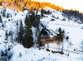 Black Roof, hotel v mestu Arada
