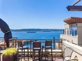 Seattle Waterfront Condo - Walk Up Steps to Pike Place