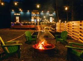 NEW KY Derby Silo w Yard Games and Hot Tub and 3 Kings