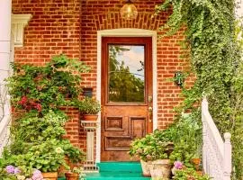 1890 Victorian Garden Home Bed and Breakfast