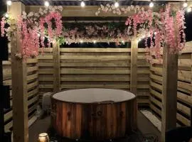 Luxury Studio With Hot Tub