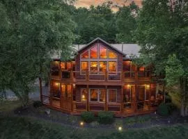 River Birch Hideaway - Mt Views, Hot Tub, Game-Theatre Rm, Fishing Pond, Mins to PF!