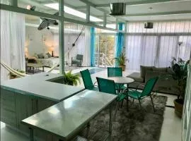 2nd floor loft with swimming pool