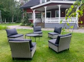 Lägenhet I Historisk Skola I Lugna Småland