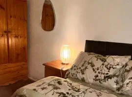 Serene Guest Room Retreat in Basildon with Private Entrance