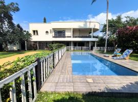 La Maison Blanche, Kribi, hôtel à Kribi