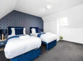 4 Bed House , Sleeps 9 , Sky TV , Games Machine & Xbox , Free Parking , Ideal For Contractors & Families