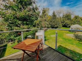 Das grüne Paradies Ihr Ferienhaus nahe Ilmenau mit Terrasse, Parkplatz und kinderfreundlicher Ausstattung, Hotel in Ilmenau