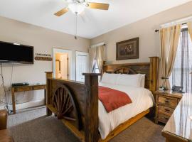 Dreams2Reality | Historic Branson Hotel - Horseshoe Room - Downtown, hotel Bransonban