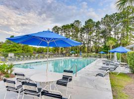 1 Mi to River! Relaxing Family Home in Bluffton, hotel di Bluffton