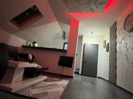 Crassula Lux 4, Hotel in Surčin