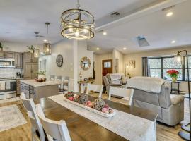 Newly Renovated! Peaceful Saylorsburg Home, готель у місті Saylorsburg