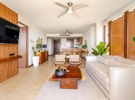 Stylish Condo with Beach Access