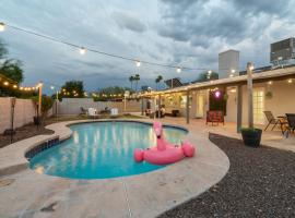 Spacious Scottsdale Getaway with Pool, hotel u gradu Tempe