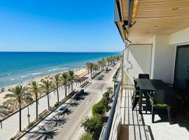 Primera línea mar, piscina, pádel, tenis, bbq, 55,seafront, готель у місті Калафель