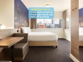 Rotterdam Teleport Hotel