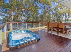 Serenity - Pet Friendly with Spa & Waterfront