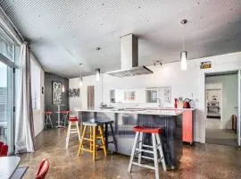 Ruby SoHo Workshop Villa