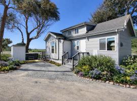 Turtle Rock RV Resort & Cottages, hotel i Gold Beach