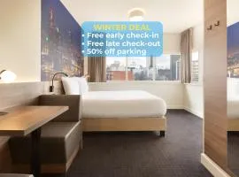 Rotterdam Teleport Hotel