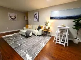 Redwood loft at Park Place King bed walk in closet fast WIFI and free coffee