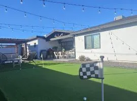 Walk 2 OLD TOWN 4 Bathrooms 5 Bedrooms GOLF putting POOL table 12 min to airport