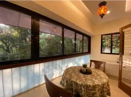 One bedroom cozy stay in shared apartment at Bandra