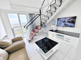 Apt Unique Casa De Parco 1BR Apt Pool, Gym, WiFi、Cilenggangのホテル