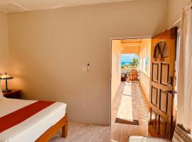 River Rock Beach House, hotel a Hope Bay