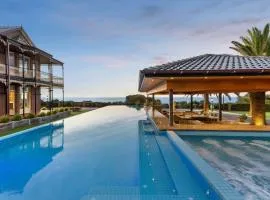 Pelican Clifftop Estate Magistic views with pool