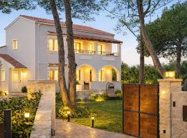 Luxury Villa "Ivone" in Almyros Beach - Private Villa near the Sea, hotel v destinácii Corfu