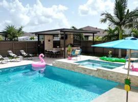 4BR Vacation Home with Spa, Pool, Outdoor BBQ&Patio, hotel din Homestead