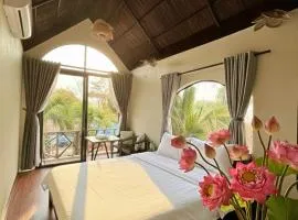 Large balcony on the second floor - Romantic - Lake view